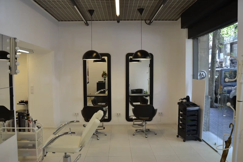 Evelyn - Estilista profesional de peluquería en Barcelona Sarrià-Sant Gervasi con más de 15 años de experiencia